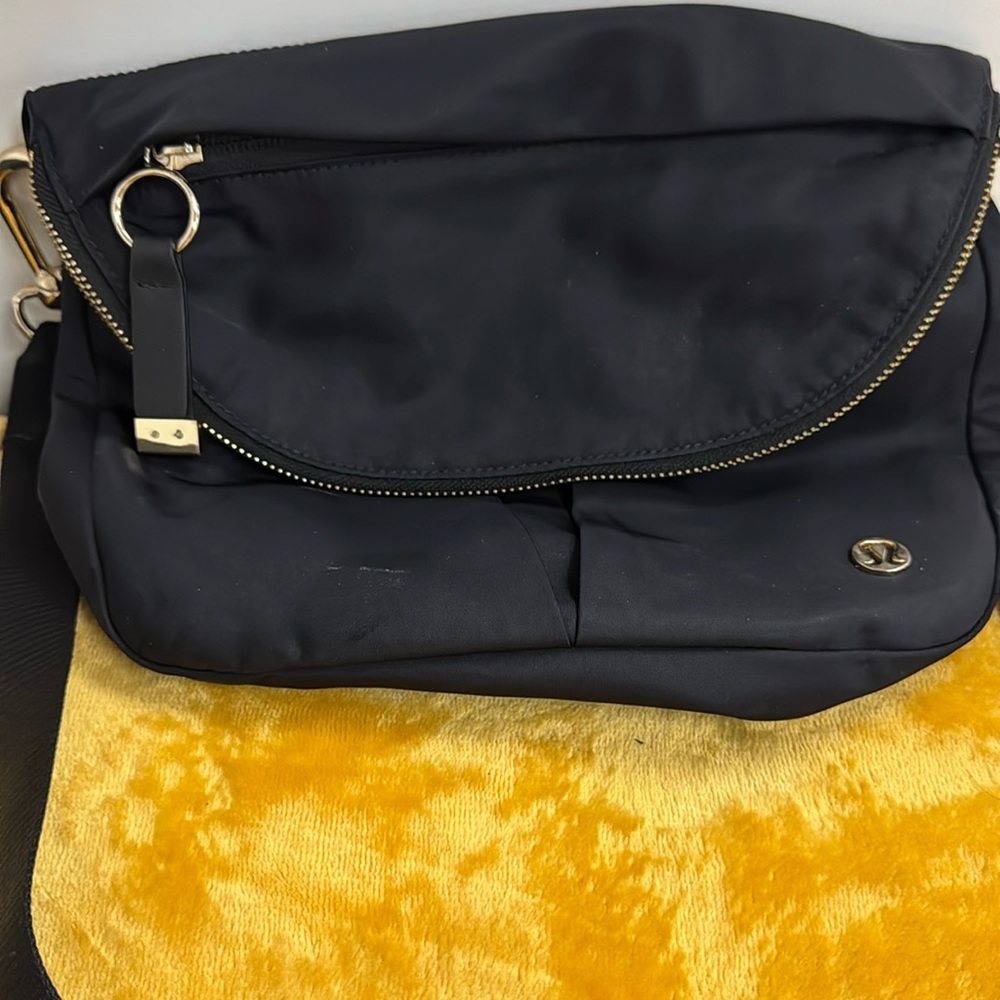 Lululemon purse